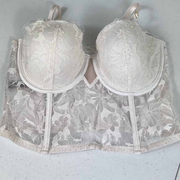 Victoria's Secret Other - VS NWOT white lace Lined Corset Bra 36D